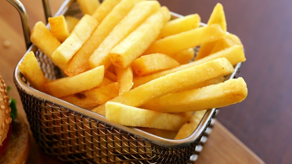 Comment réaliser des frites sans friteuse ?