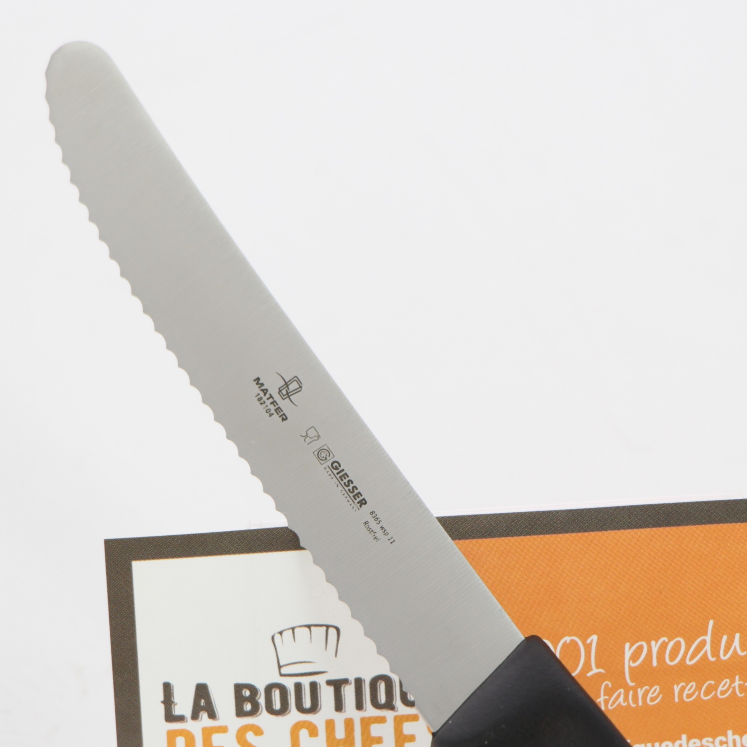 Couteau de cuisine cranté noir 11 cm - GIESSER MESSER