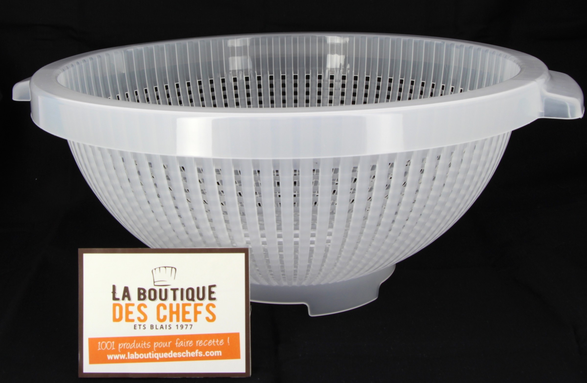 https://www.laboutiquedeschefs.com/media/images/products/w-2400-h-2400-zc-5-grande-passoire-de-cuisine-plastique-blanc-36-cm-3-1696925569.jpg